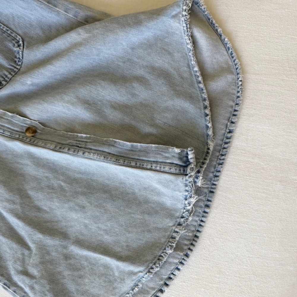 Andrew Jeans Co 90's Distressed Denim Button Down Shirt M/L Vintage - Picture 11 of 13